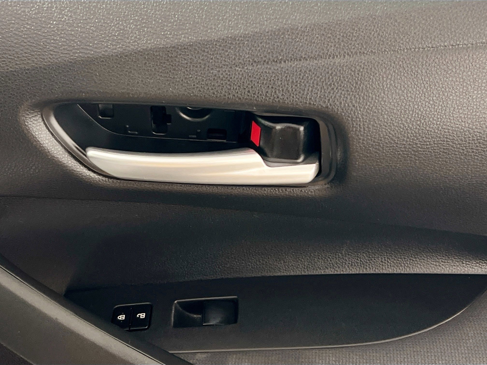 Used 2021 Toyota Corolla LE image 31