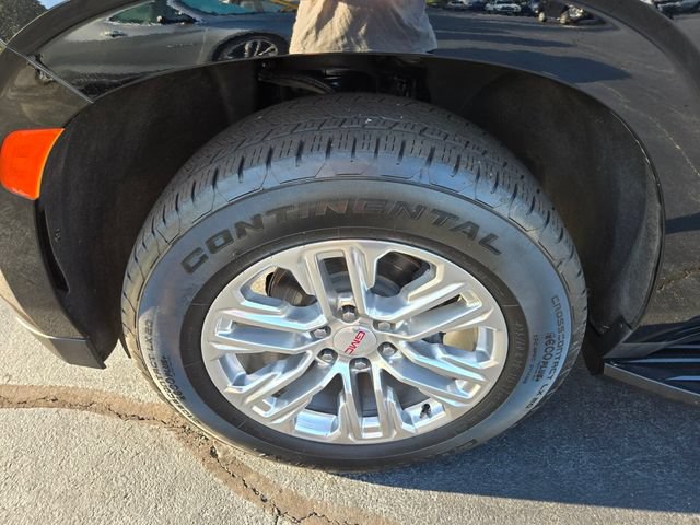 Used 2023 GMC Yukon XL SLT AWD/4WD image 25