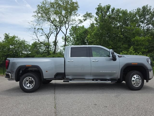 New 2026 GMC Sierra 3500 SLT w/ SLT Premium Package AWD/4WD image 17