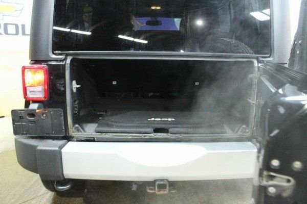 Used 2015 Jeep Wrangler Unlimited Sahara w/ Max Tow Package image 12