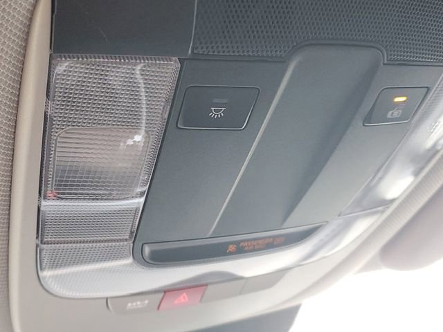 Certified 2025 Kia Sorento S image 30