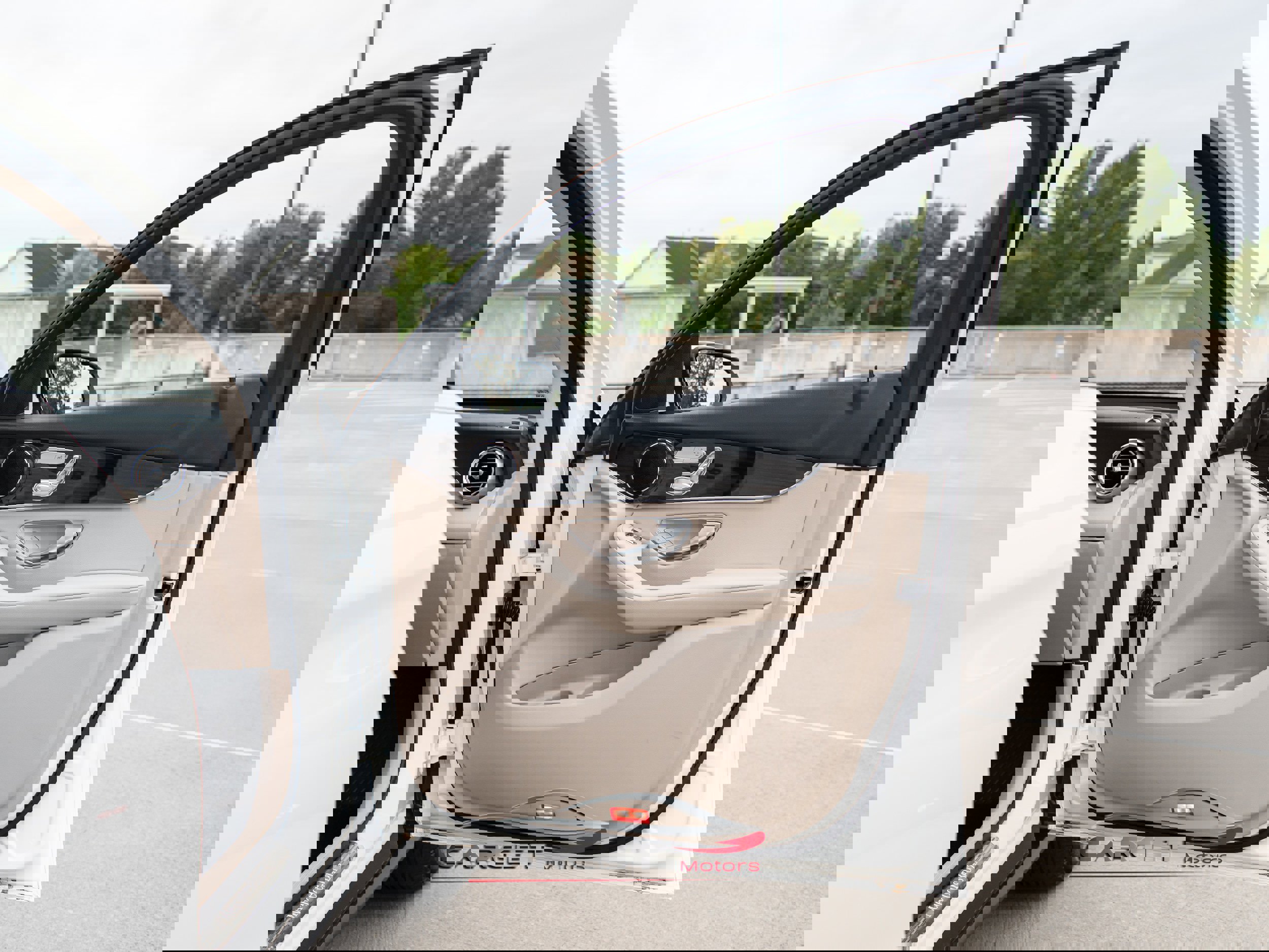 Used 2020 Mercedes-Benz GLC 300 4MATIC image 42