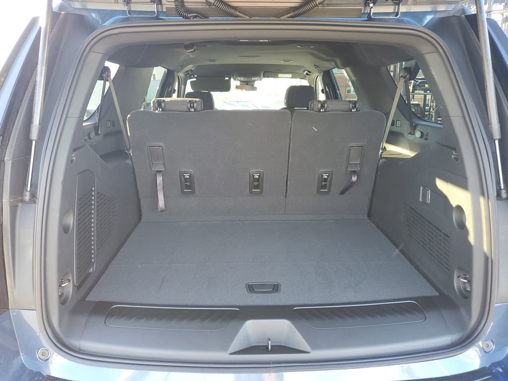 New 2026 Chevrolet Suburban LS w/ LPO, Dark Essentials Package image 7