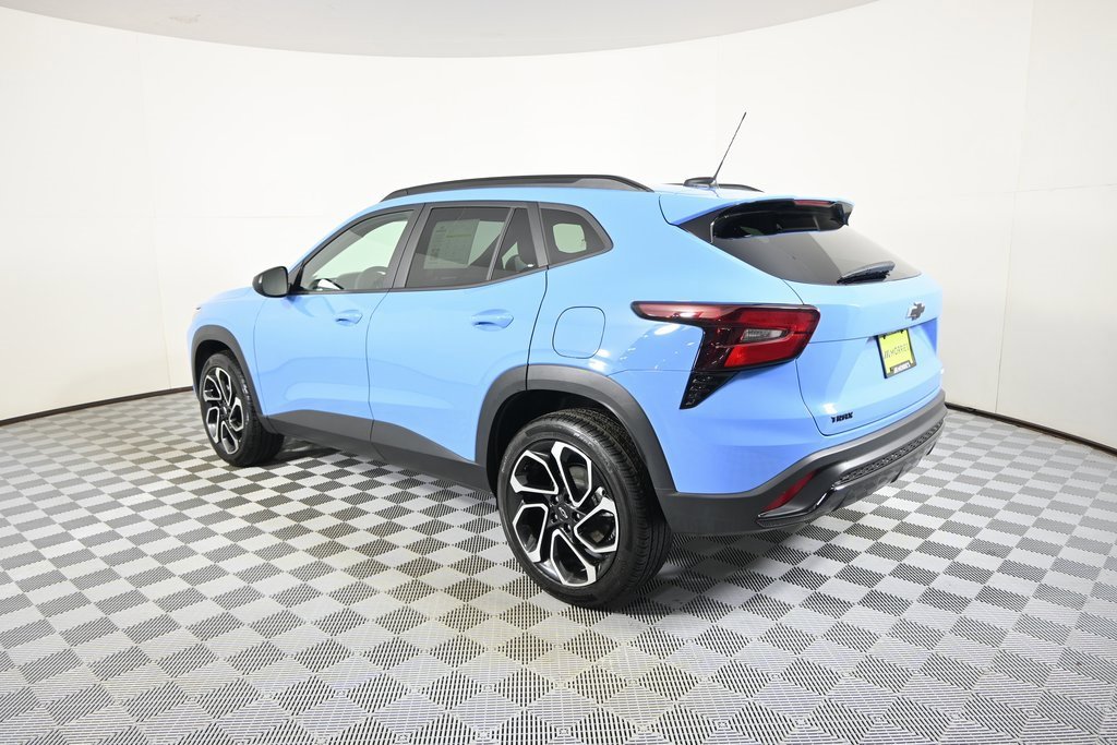 Used 2024 Chevrolet Trax RS w/ Sunroof Package image 4