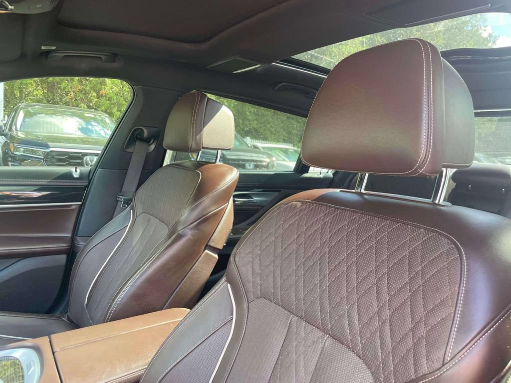 Used 2019 BMW 750i xDrive w/ Autobahn Package AWD/4WD image 20