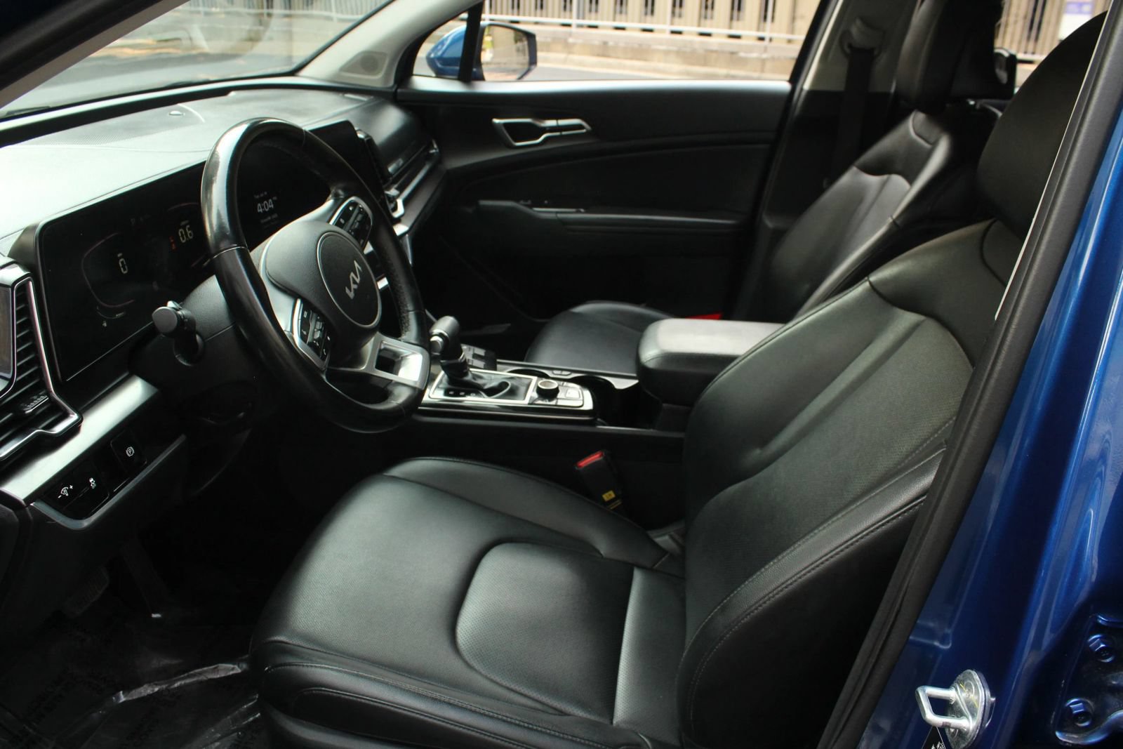 Used 2024 Kia Sportage EX FWD image 13