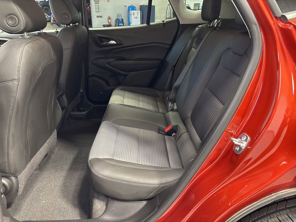 Used 2024 Chevrolet Trax LT w/ Driver Confidence Package FWD image 30