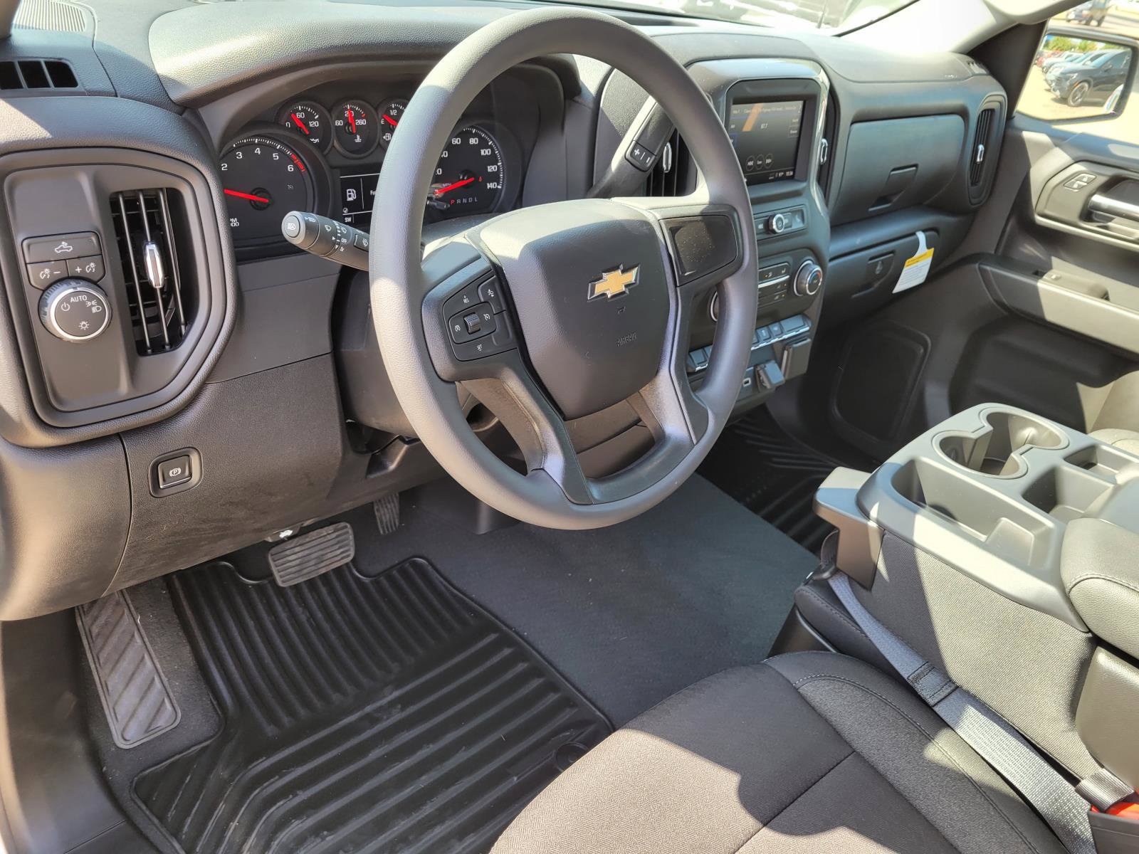 New 2026 Chevrolet Silverado 1500 Custom RWD image 15