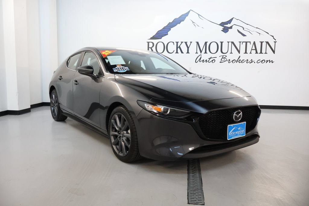 Used 2022 MAZDA MAZDA3 s FWD image 1