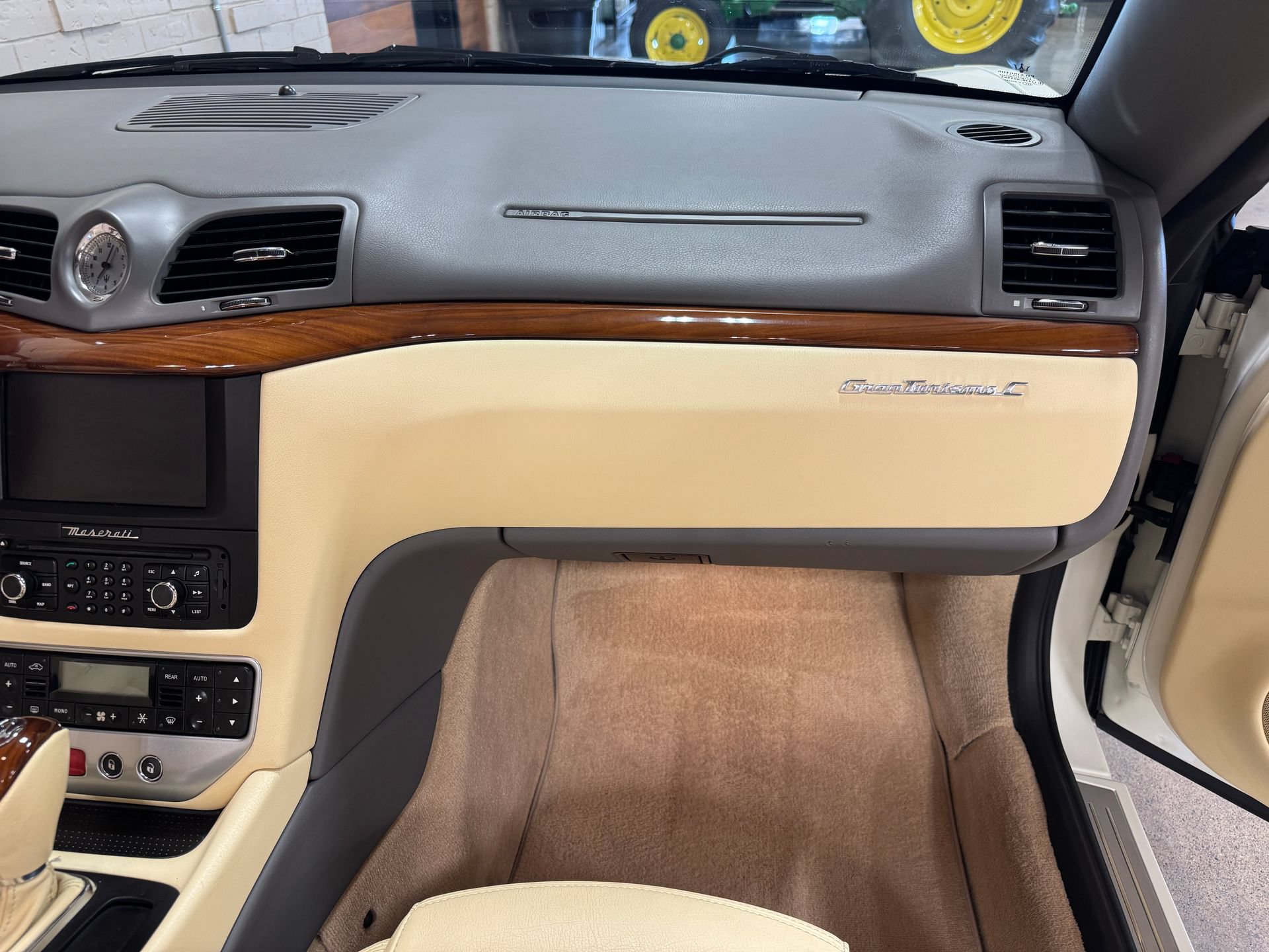 Used 2011 Maserati GranTurismo Convertible RWD image 63