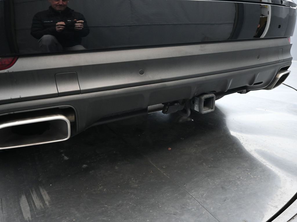 Used 2021 Porsche Cayenne image 9