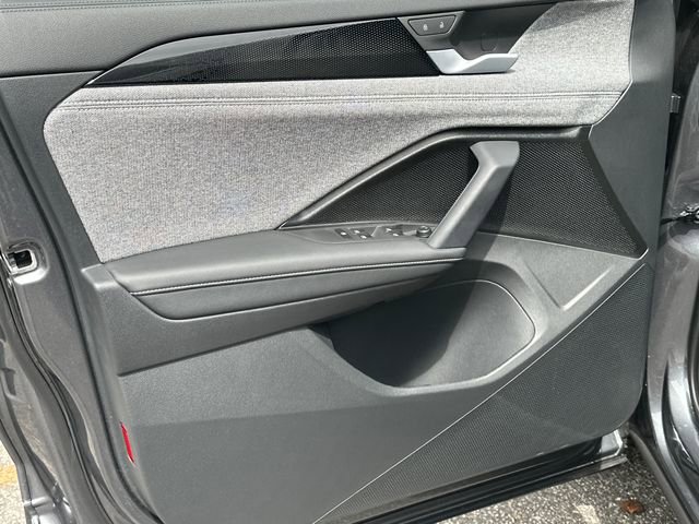 Certified 2025 Volkswagen Tiguan S image 10