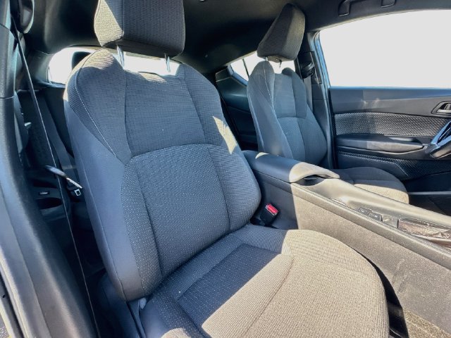 Used 2018 Toyota C-HR XLE FWD image 30