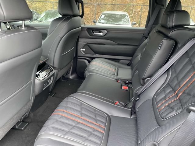 New 2025 Nissan Armada PRO-4X AWD/4WD image 12