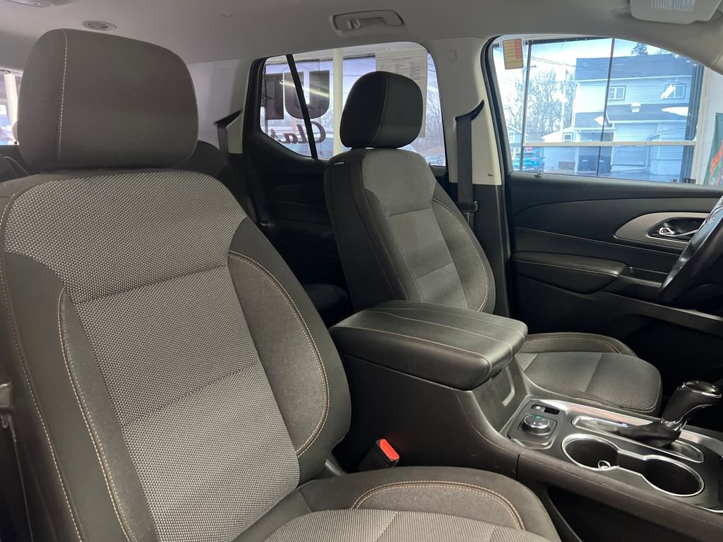 Used 2019 Chevrolet Traverse LT w/ LPO, Floor Liner Package image 40