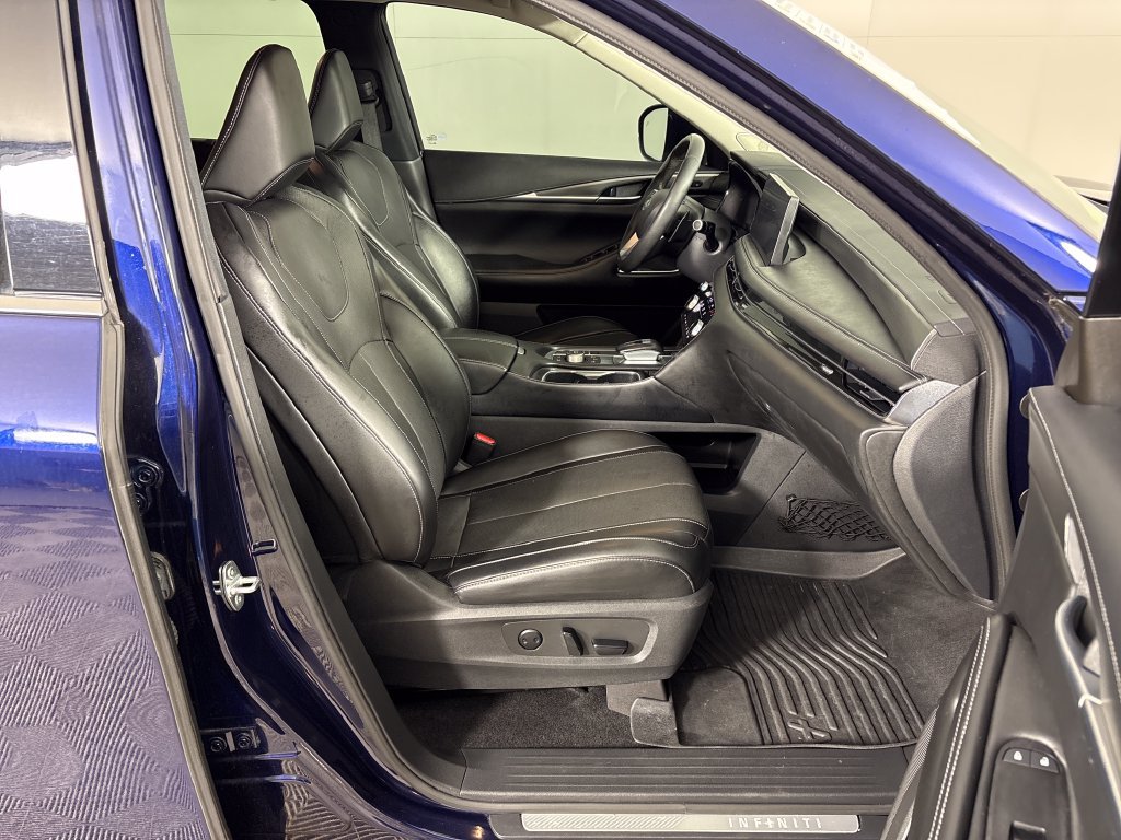 Used 2022 INFINITI QX60 Luxe w/ Vision Package FWD image 6