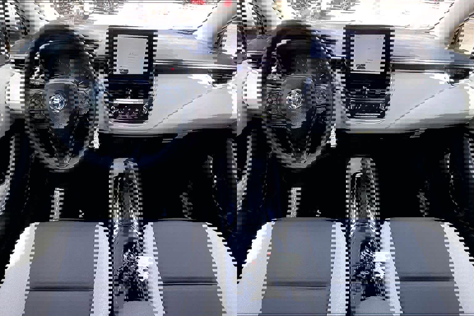 Used 2025 Toyota Corolla LE FWD image 15