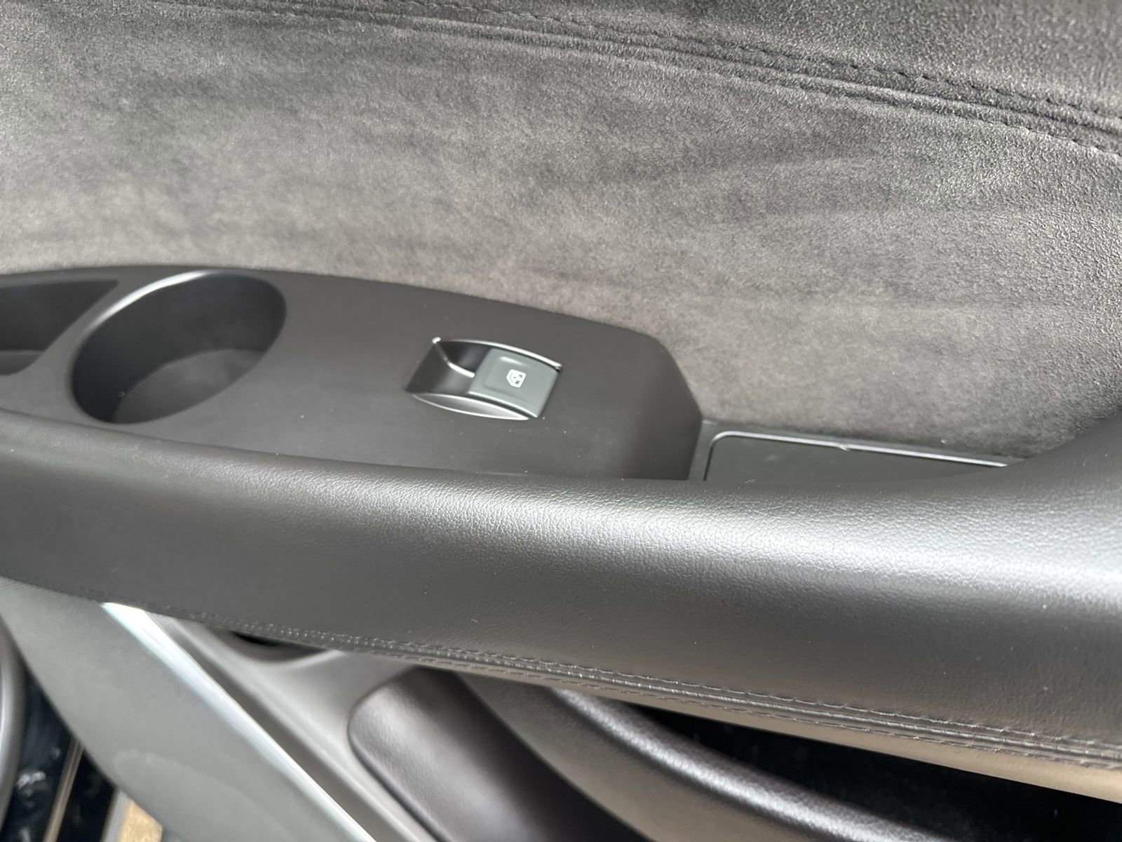 Used 2020 Cadillac Escalade ESV Platinum AWD/4WD image 39