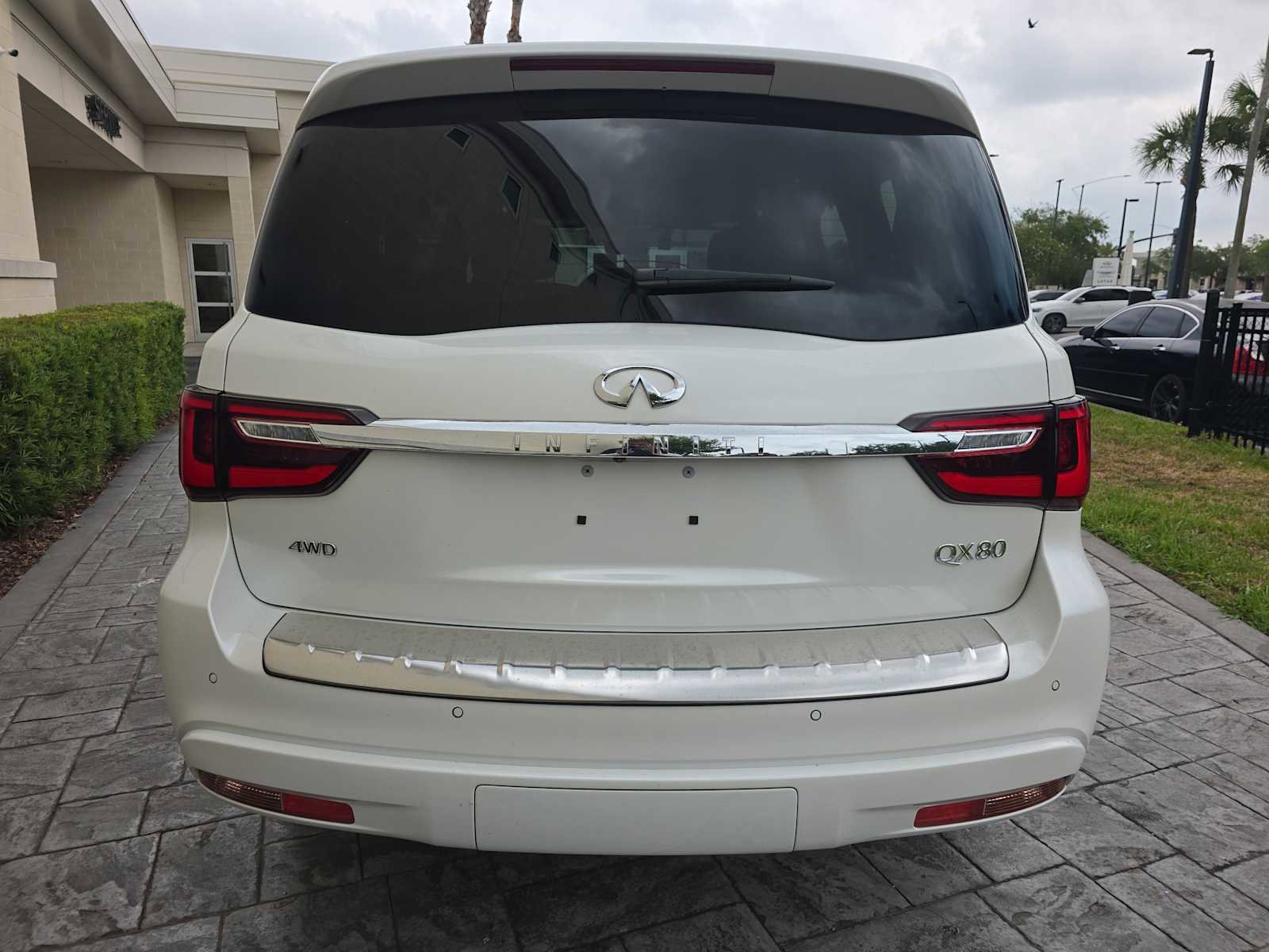 Certified 2024 INFINITI QX80 Sensory w/ Cargo Package AWD/4WD image 5