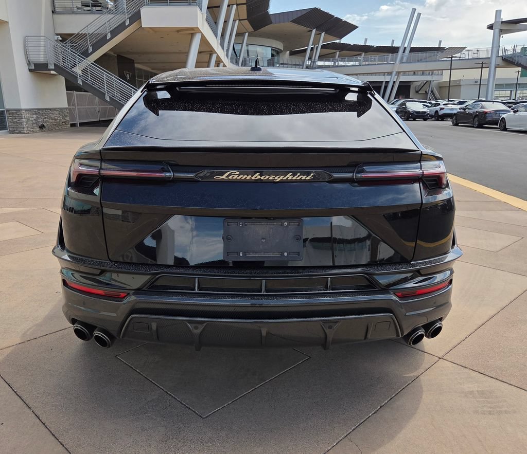 Used 2023 Lamborghini Urus Performante AWD/4WD image 8