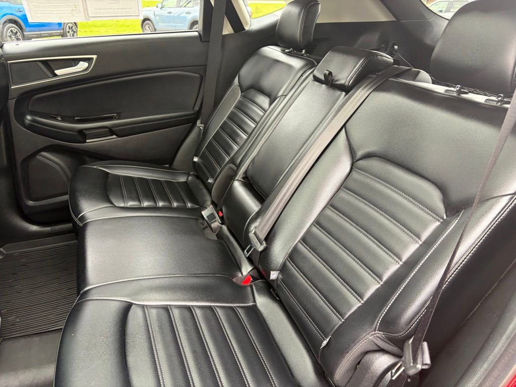 Used 2019 Ford Edge SEL w/ Equipment Group 201A AWD/4WD image 18