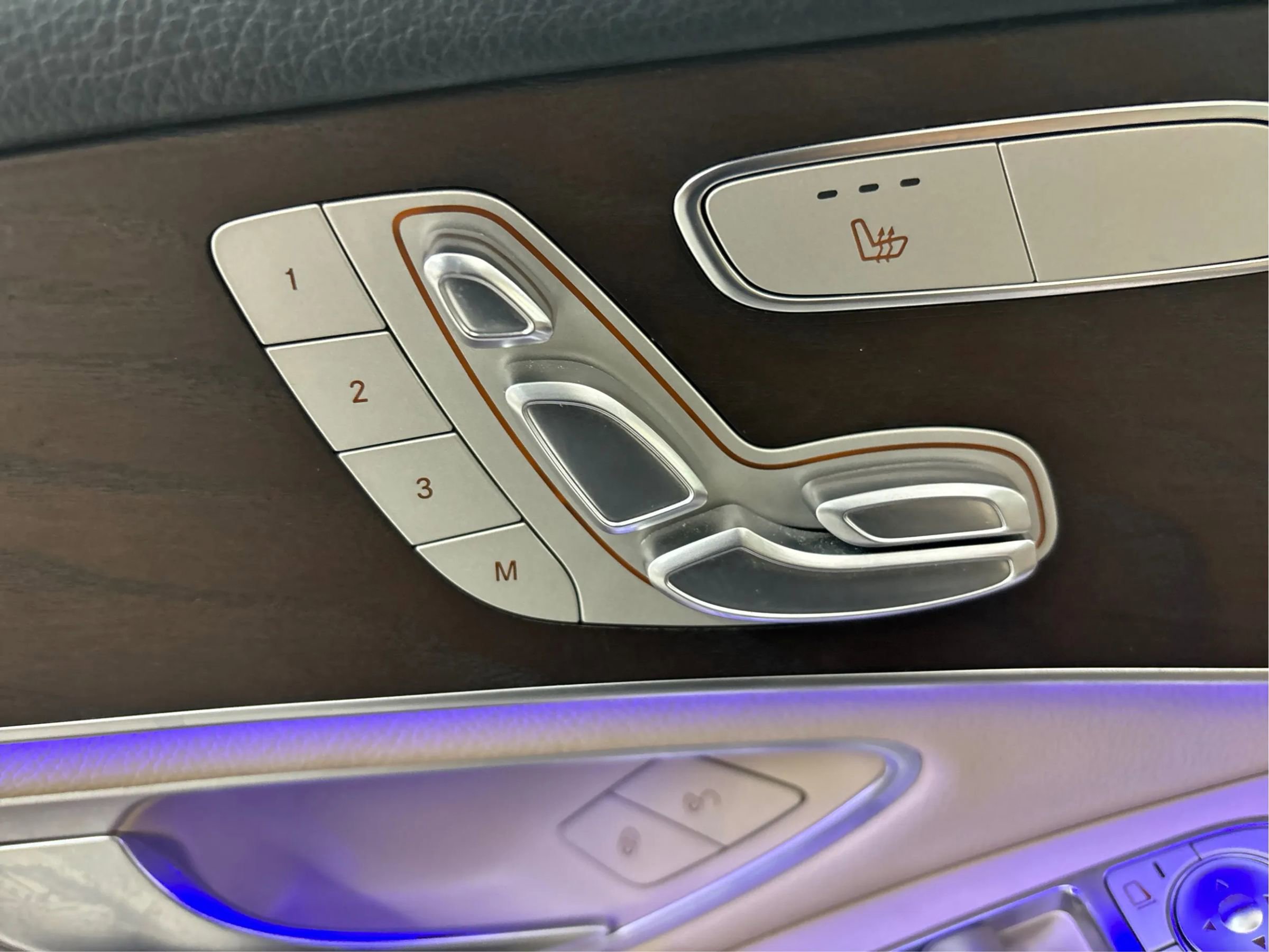 Used 2020 Mercedes-Benz GLC 300 4MATIC image 25