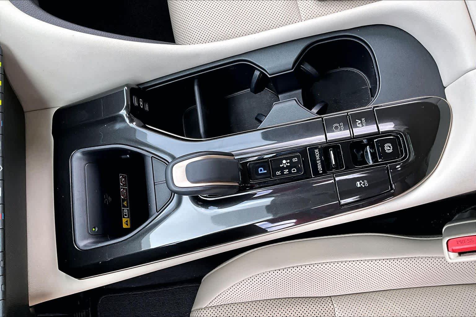 Used 2024 Toyota Crown AWD/4WD image 16
