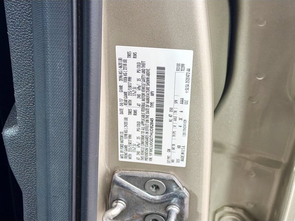 Used 2017 Ford Escape SE w/ SE Cold Weather Package FWD image 33