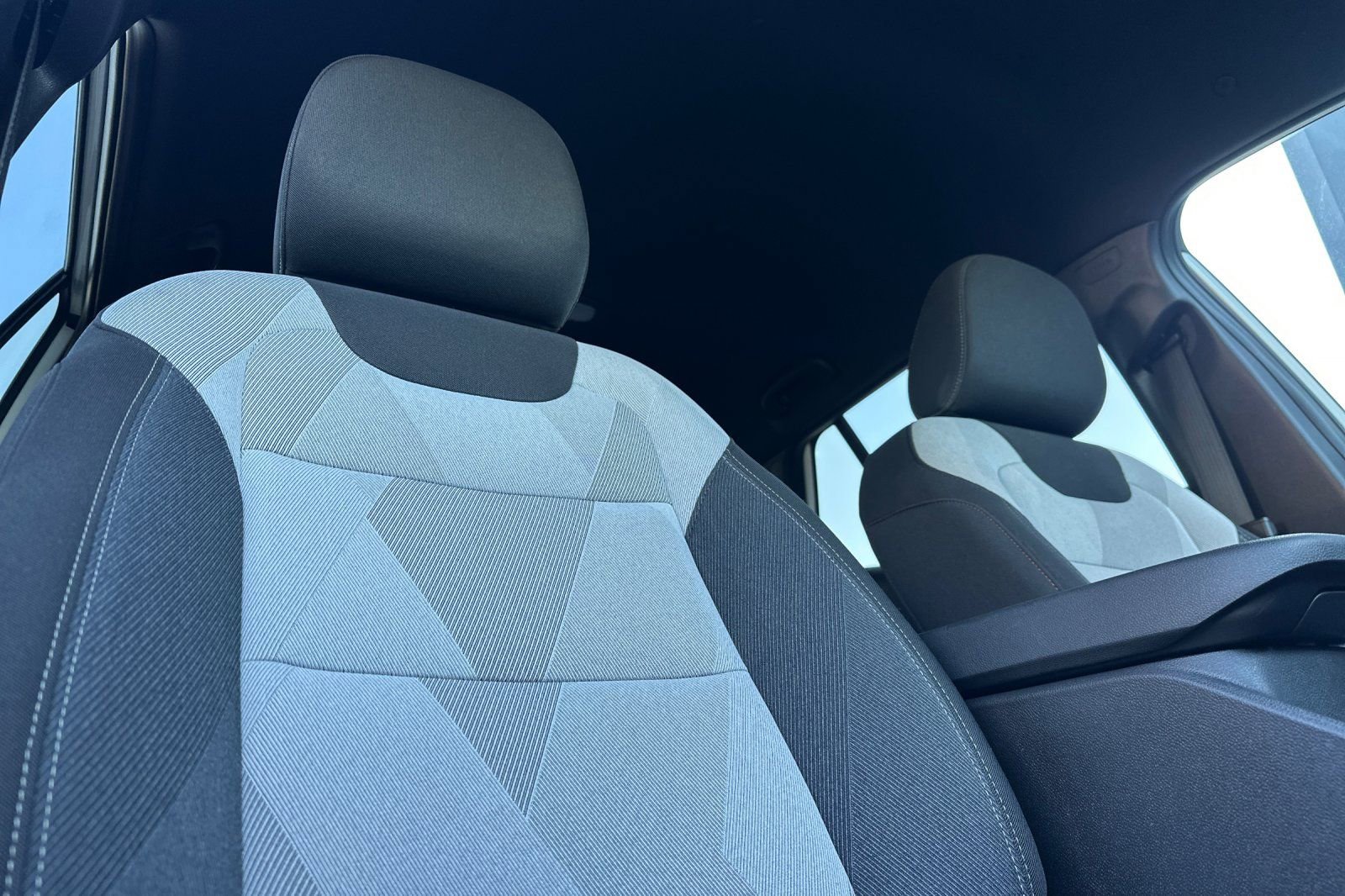 Used 2025 Chevrolet Trax RS image 21