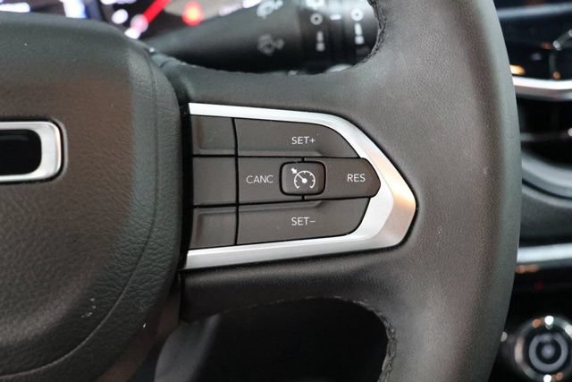 Used 2024 Jeep Compass Latitude w/ Convenience Group AWD/4WD image 20