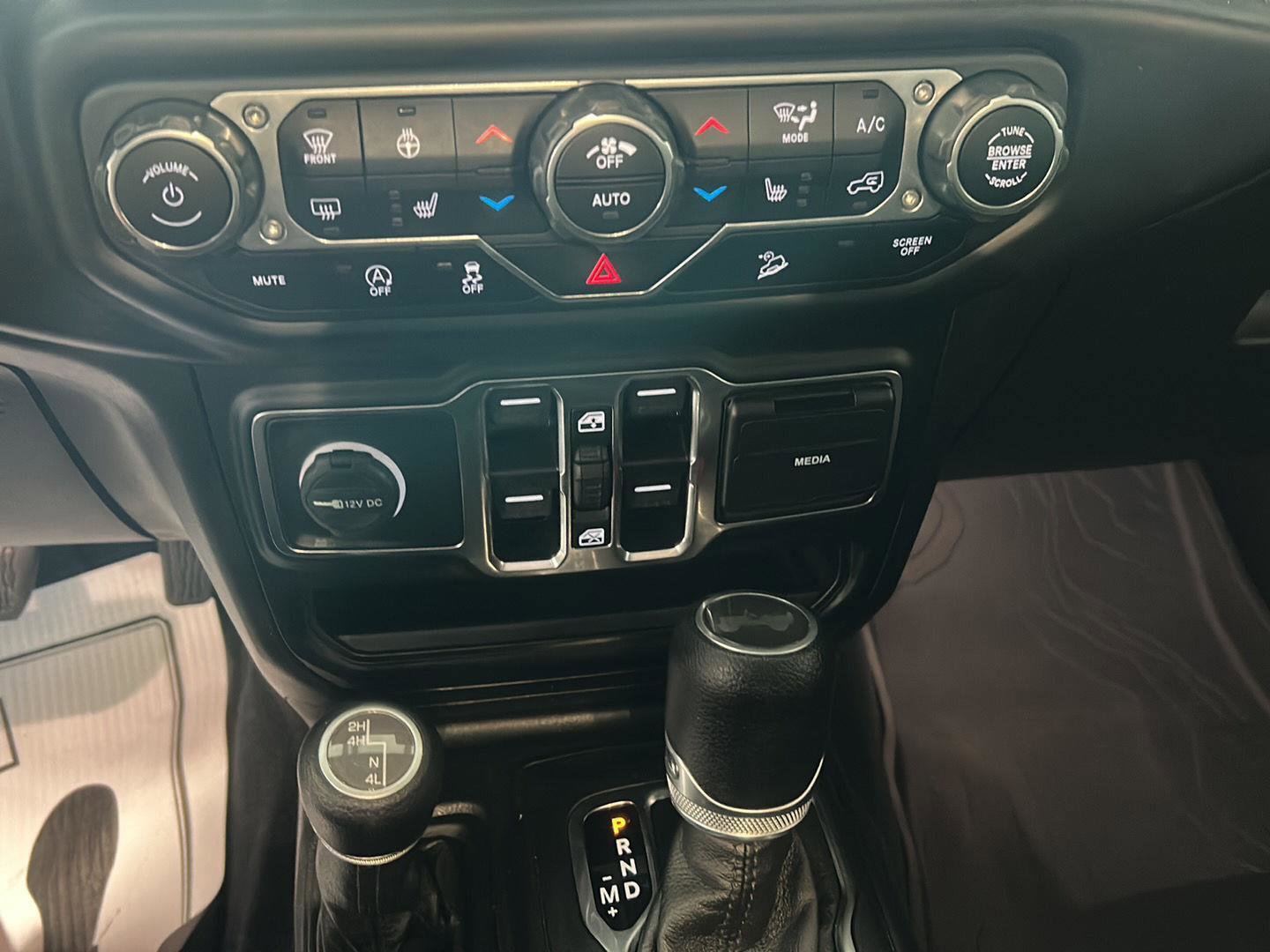 Used 2020 Jeep Wrangler Unlimited Sport image 22