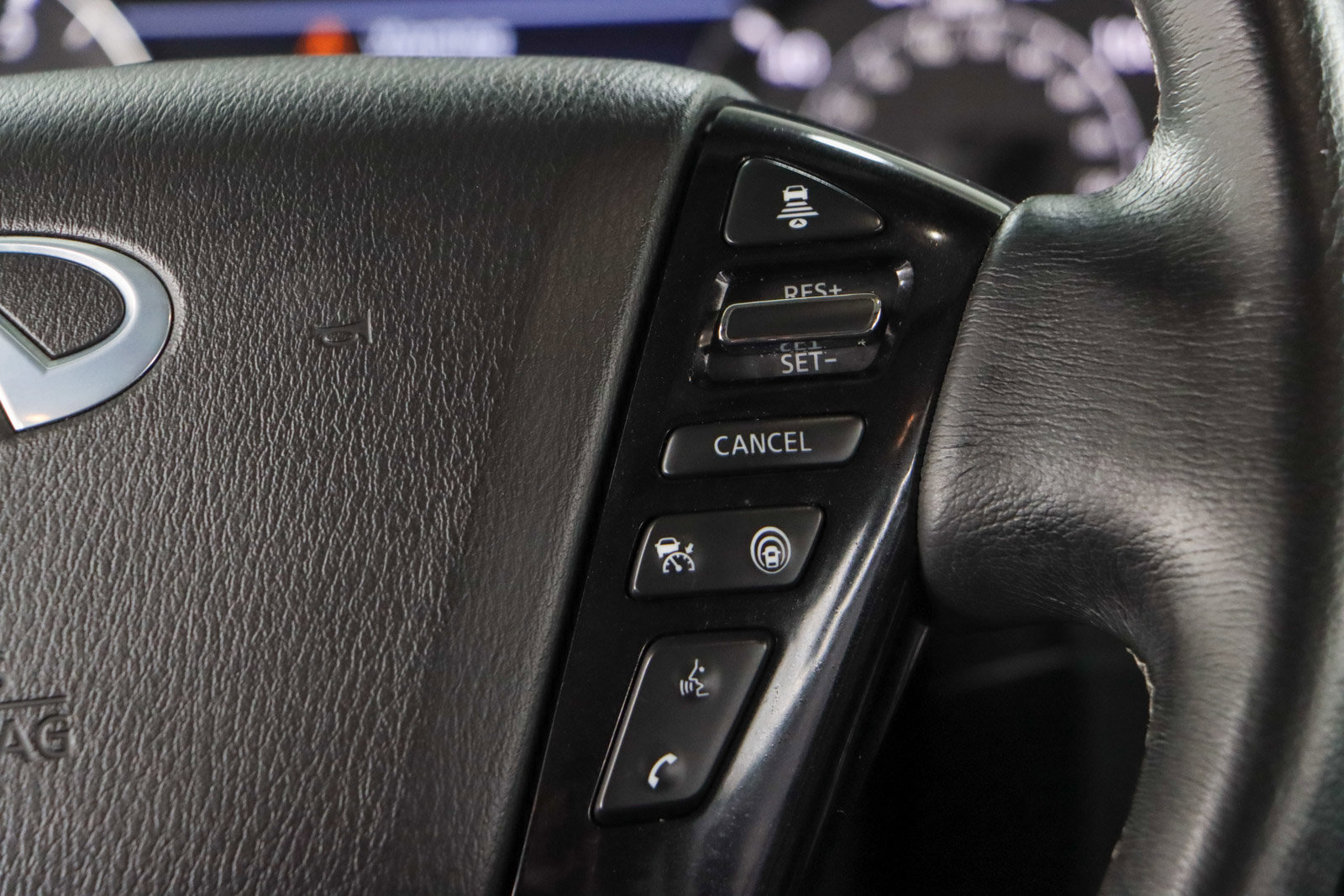 Used 2023 INFINITI QX80 Luxe w/ Cargo Package image 15