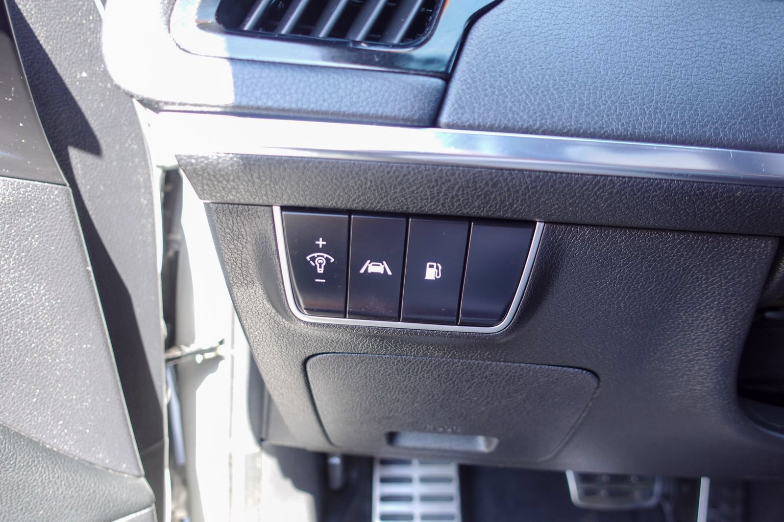 Used 2022 Kia Stinger GT-Line RWD image 16