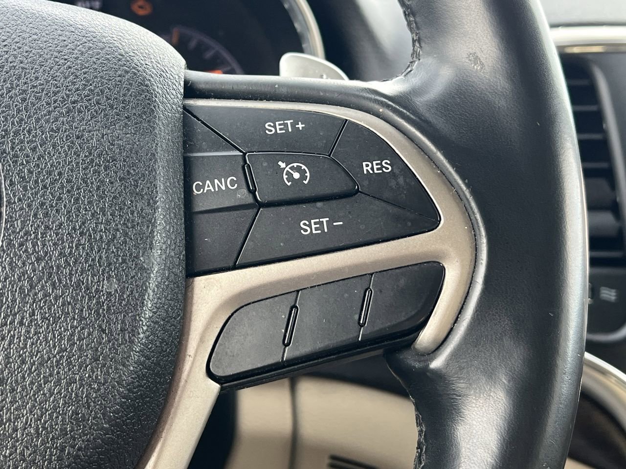 Used 2014 Jeep Grand Cherokee Laredo w/ Quick Order Package 23E image 11