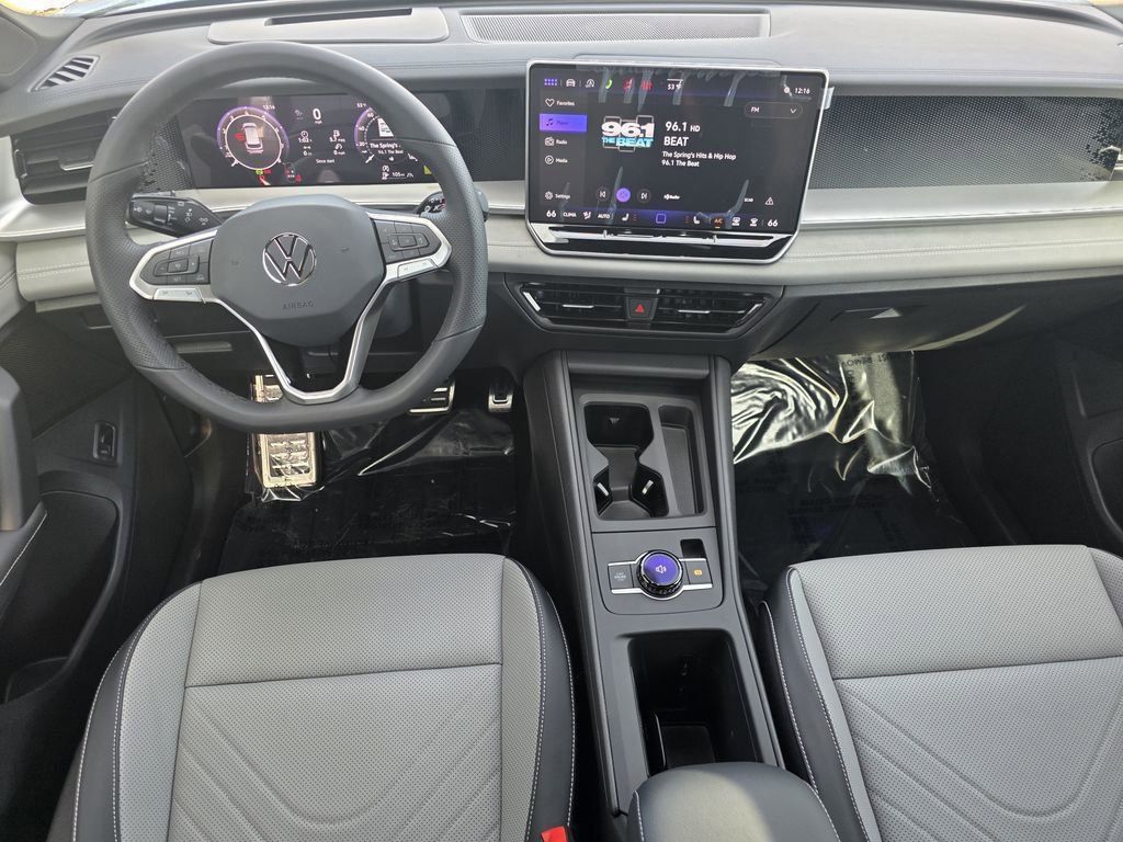 New 2026 Volkswagen Tiguan SE R-Line image 3