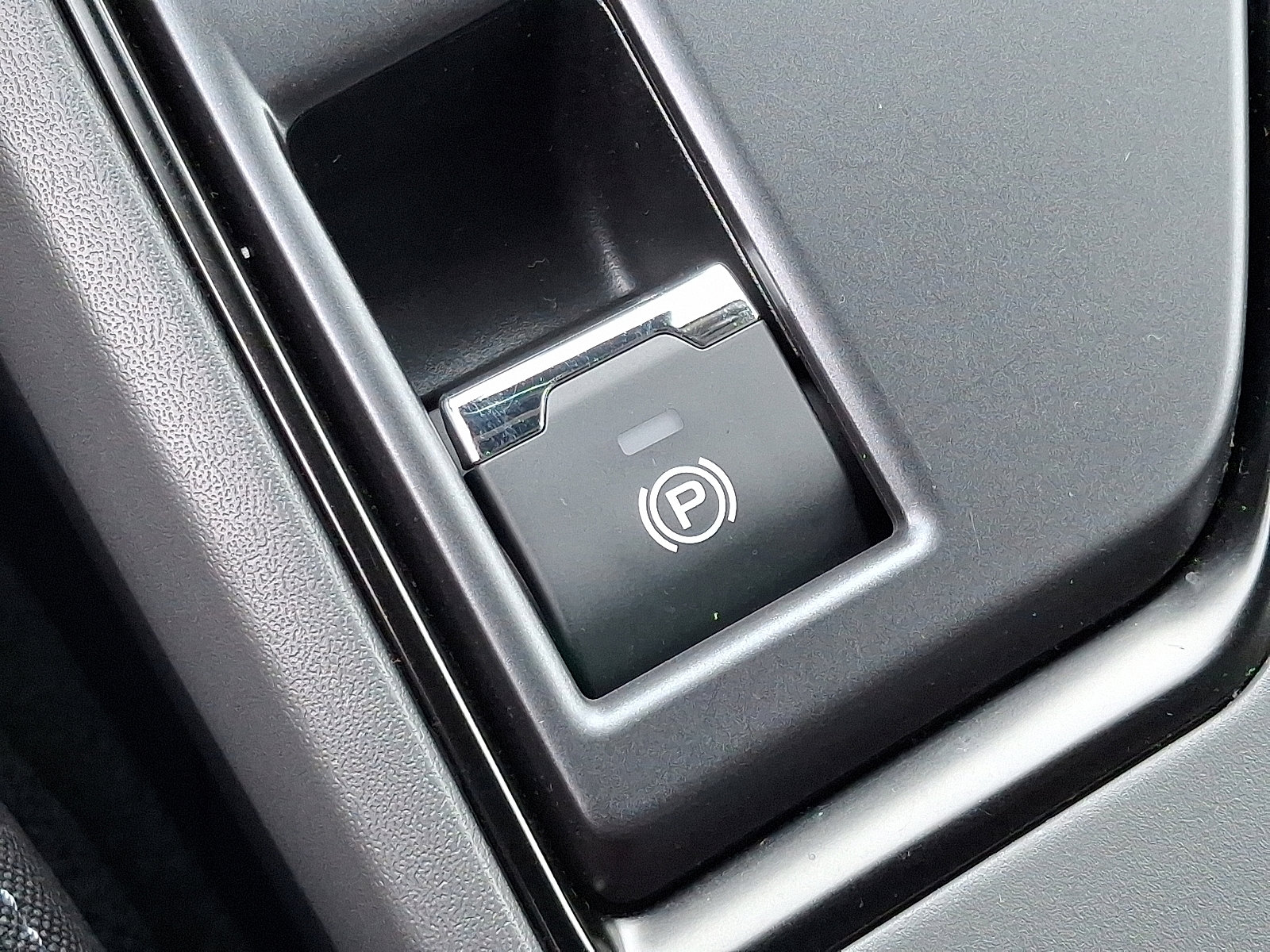 Certified 2025 Subaru Crosstrek 2.0i image 26