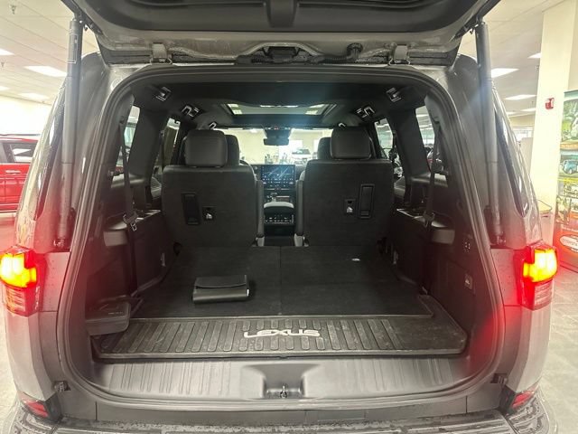 Used 2025 Lexus GX 550 w/ Accessory Package (2T) AWD/4WD image 17