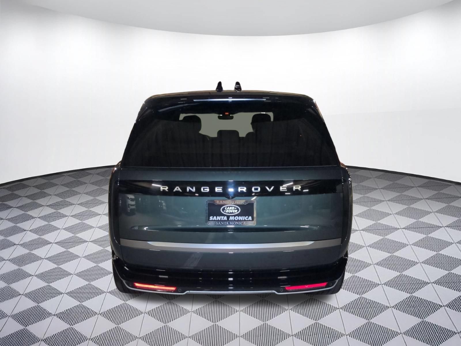 New 2026 Land Rover Range Rover Long Wheelbase SE AWD/4WD image 4