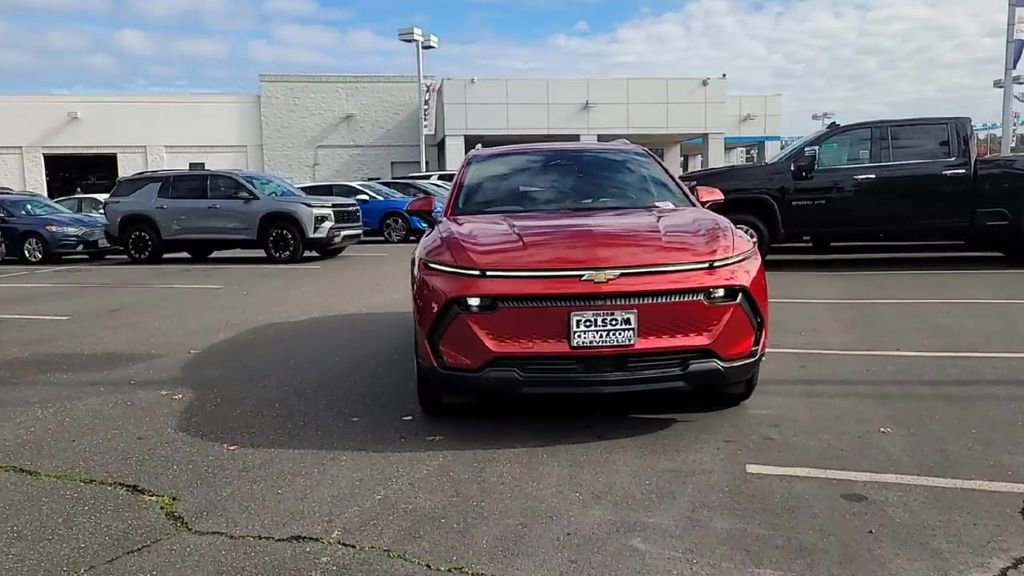 New 2026 Chevrolet Equinox EV LT image 3