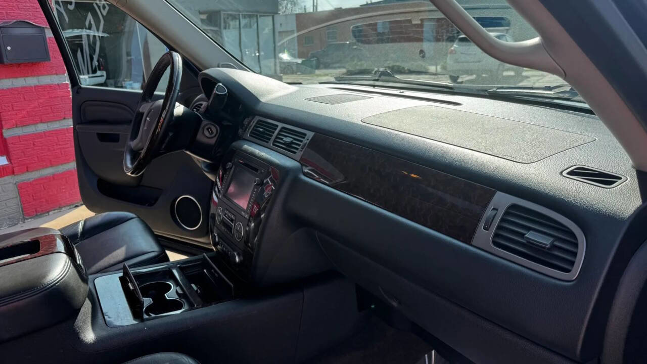 Used 2013 GMC Yukon Denali AWD/4WD image 25