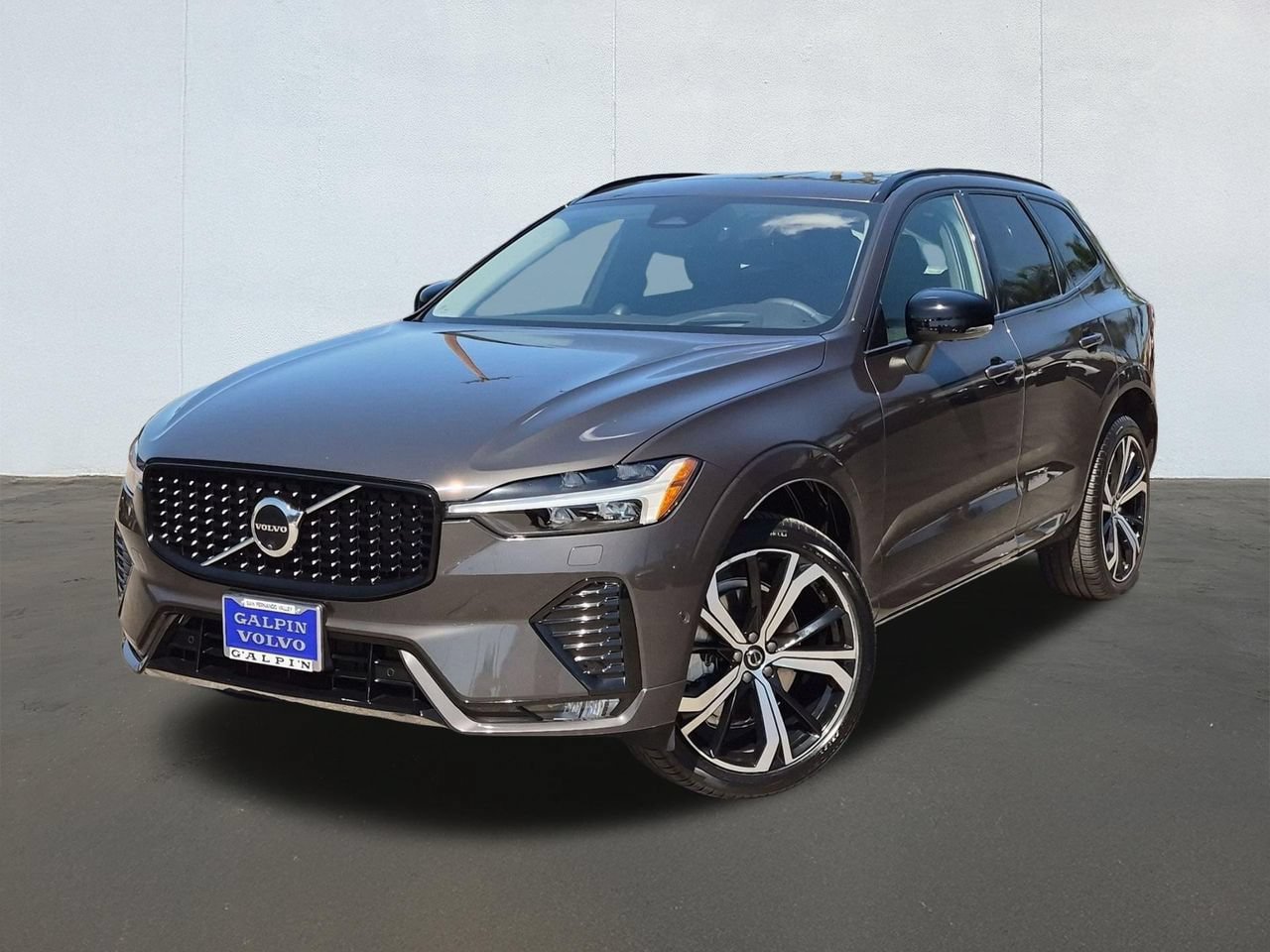 Certified 2024 Volvo XC60 B5 Ultimate w/ Protection Package Premier