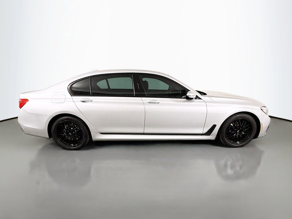 Used 2018 BMW 740e xDrive image 8