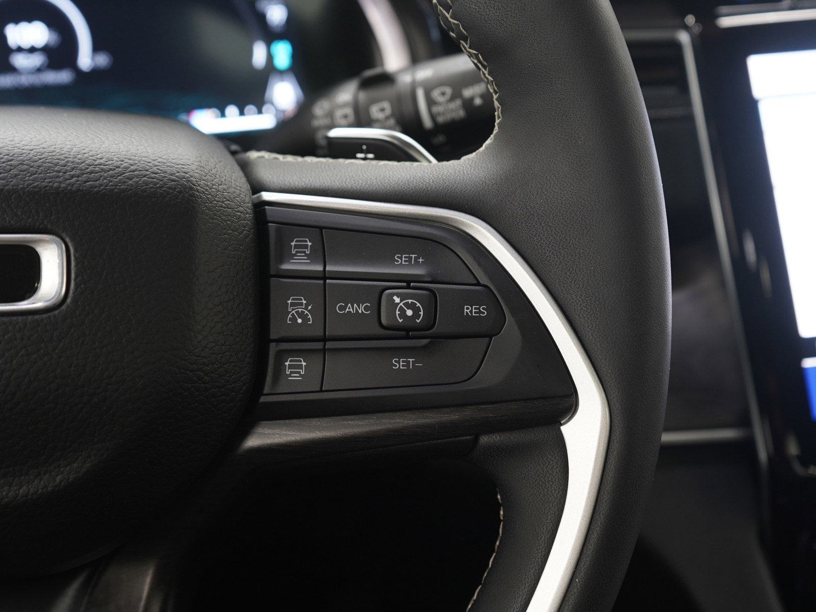 Used 2022 Jeep Grand Cherokee Limited 4xe w/ Luxury Tech Group II image 28