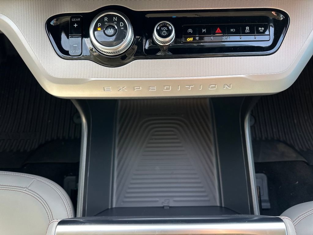 New 2025 Ford Expedition Max Active image 26