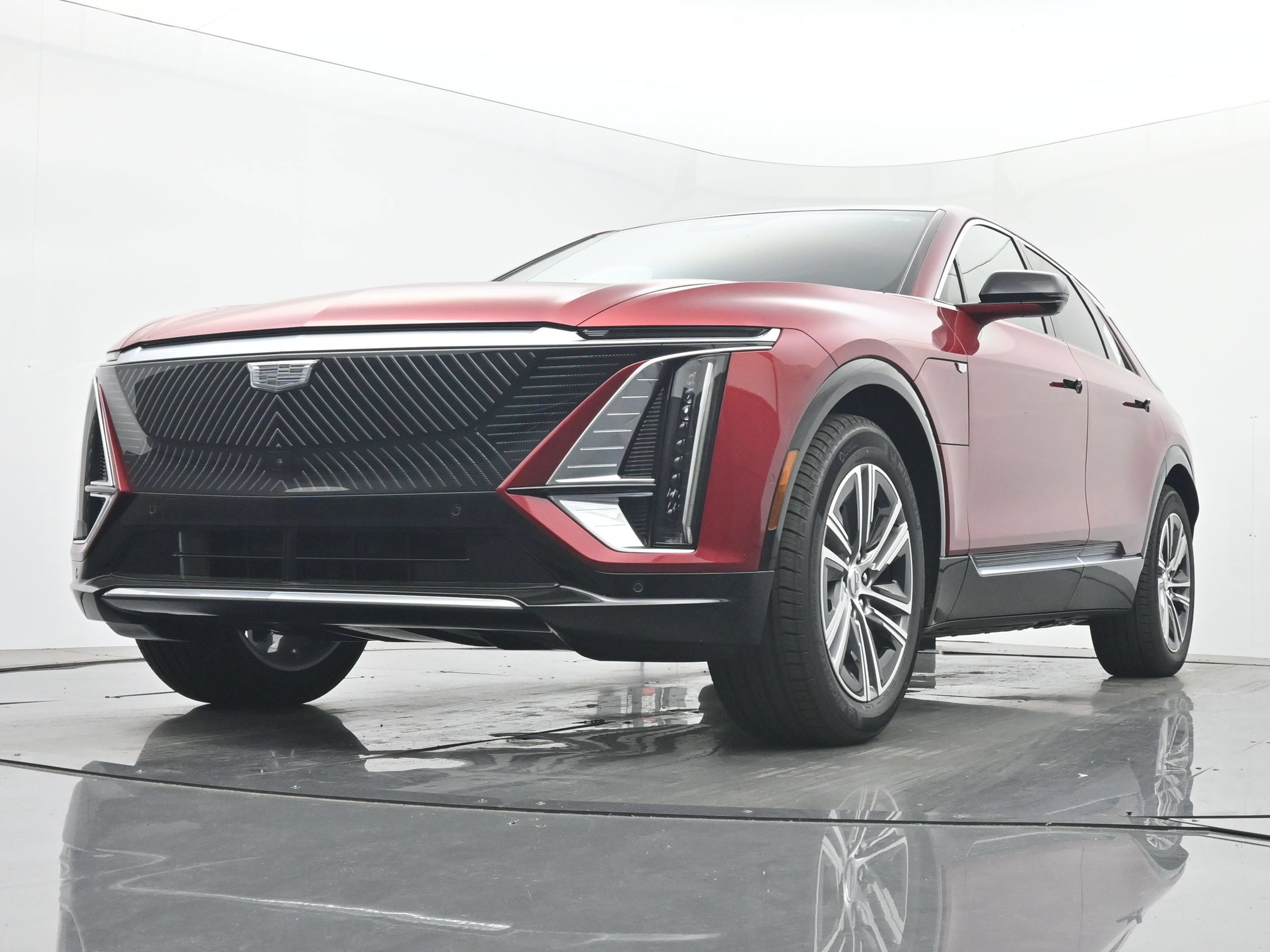 New 2026 Cadillac Lyriq Luxury w/ LPO, Floor Liner Package AWD/4WD image 15