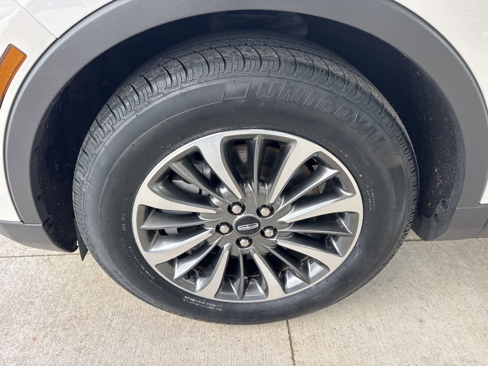 Used 2023 Lincoln Nautilus FWD w/ Premium Package image 14