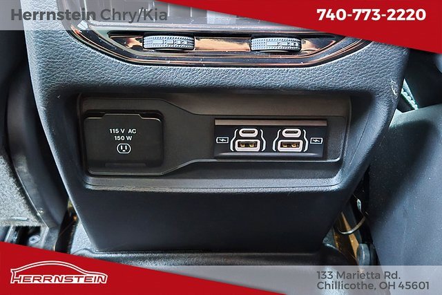 Used 2023 Jeep Grand Cherokee Altitude image 12