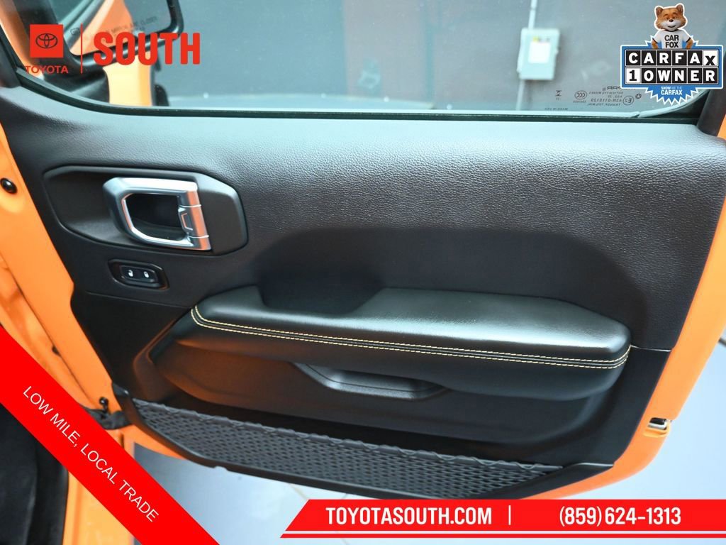 Used 2025 Jeep Wrangler Sahara w/ Technology Group AWD/4WD image 36