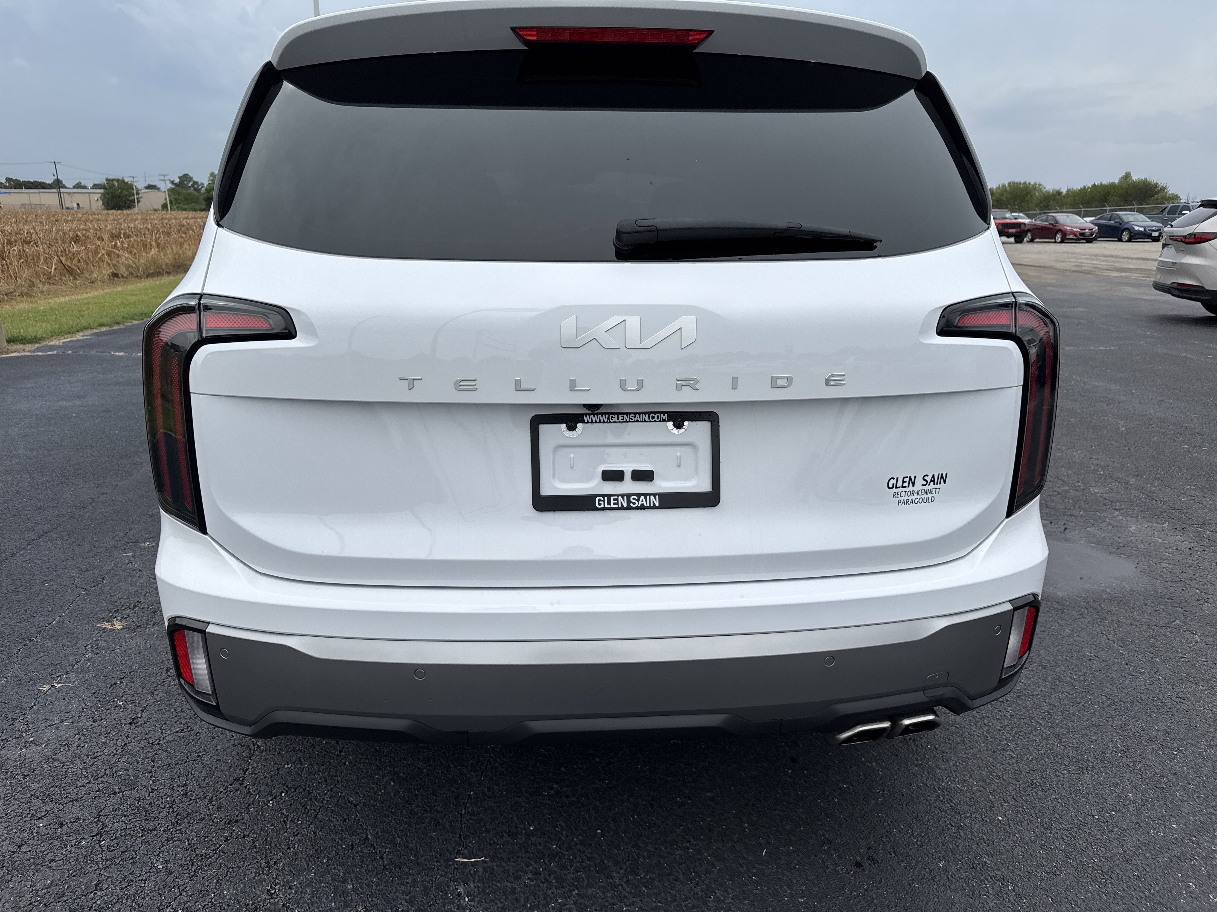 Used 2024 Kia Telluride EX w/ EX Captain's Chair Package image 4