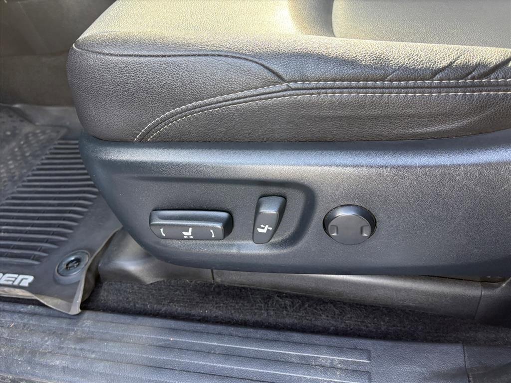 Used 2018 Toyota 4Runner SR5 Premium image 16